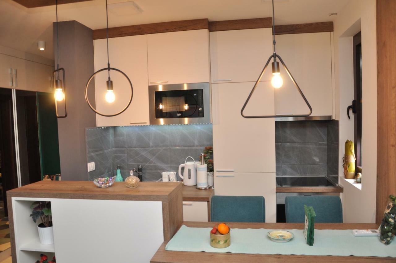 Lux Apartman Čačak Esterno foto