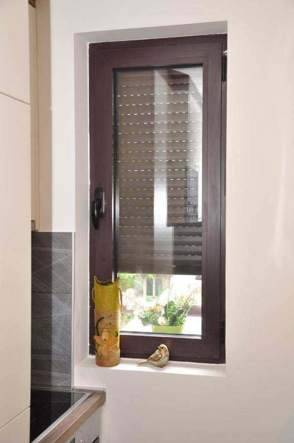 Lux Apartman Čačak Esterno foto