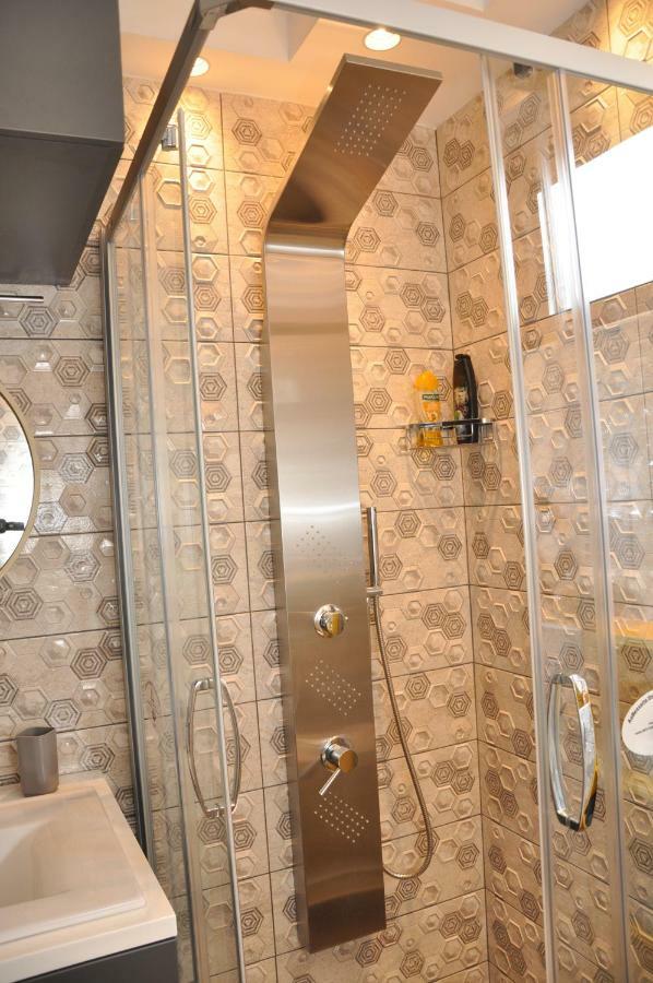 Lux Apartman Čačak Esterno foto