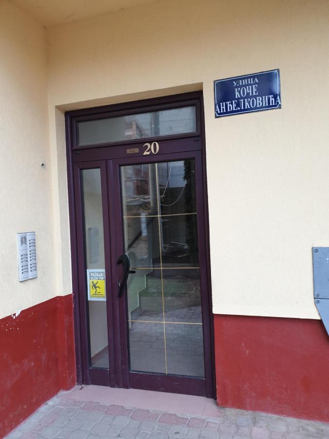 Lux Apartman Čačak Esterno foto